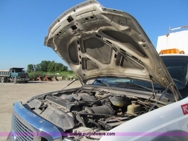 image for item K5742 2006 Ford F550 Super Duty Crew Cab service truck