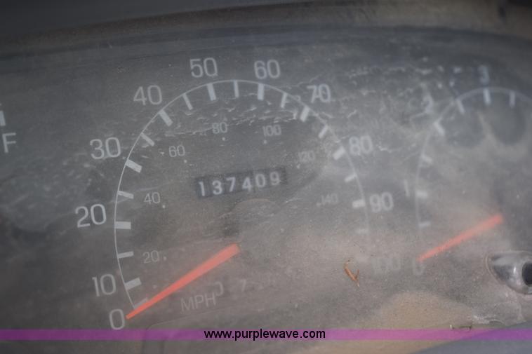 image for item K6071 1999 Ford F450 Super Duty utility truck