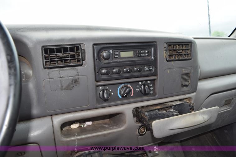 image for item K6071 1999 Ford F450 Super Duty utility truck