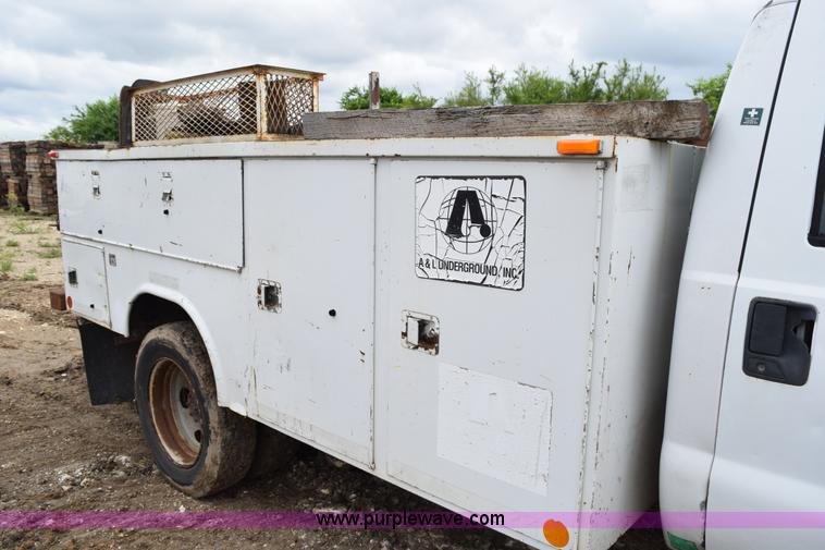 image for item K6071 1999 Ford F450 Super Duty utility truck