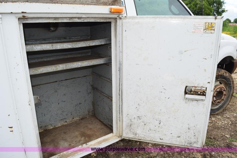 image for item K6071 1999 Ford F450 Super Duty utility truck