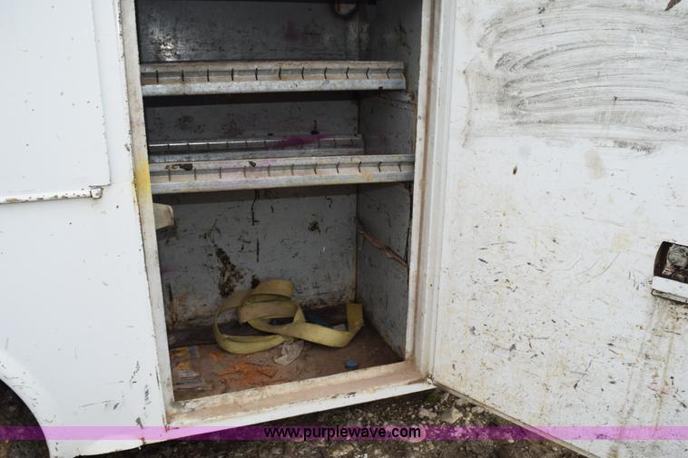 image for item K6071 1999 Ford F450 Super Duty utility truck