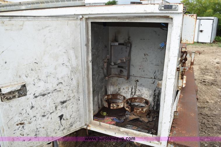 image for item K6071 1999 Ford F450 Super Duty utility truck