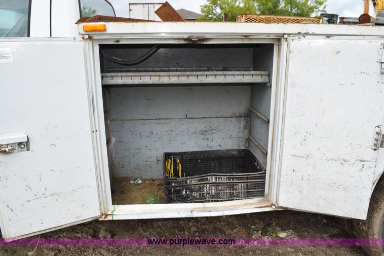 image for item K6071 1999 Ford F450 Super Duty utility truck