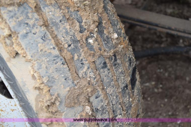 image for item K6071 1999 Ford F450 Super Duty utility truck