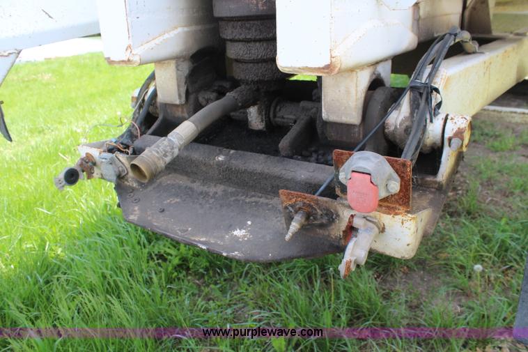 image for item K6953 1998 Travis end dump trailer