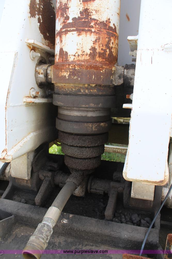 image for item K6953 1998 Travis end dump trailer