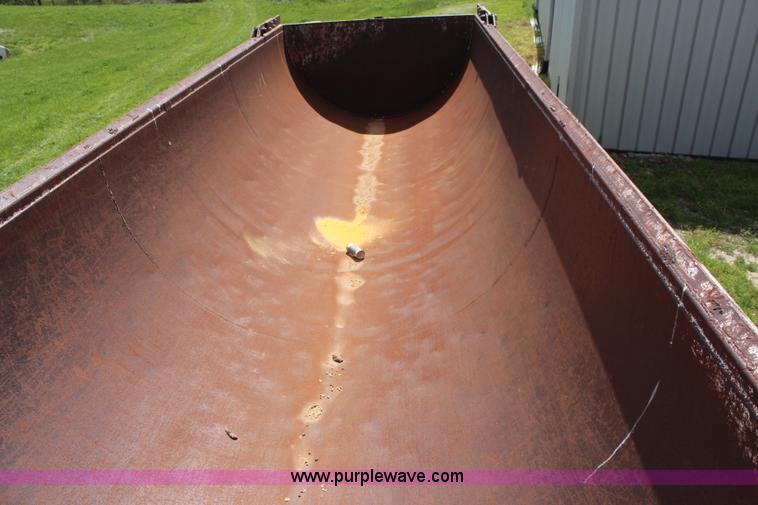 image for item K6953 1998 Travis end dump trailer