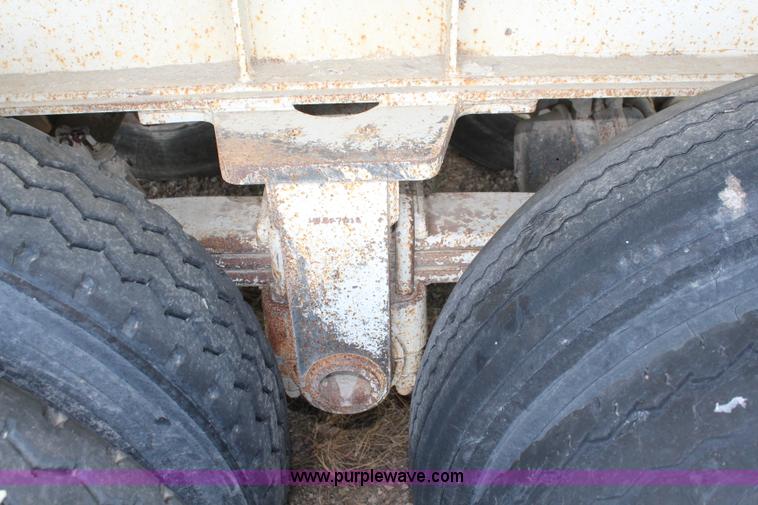 image for item K6953 1998 Travis end dump trailer