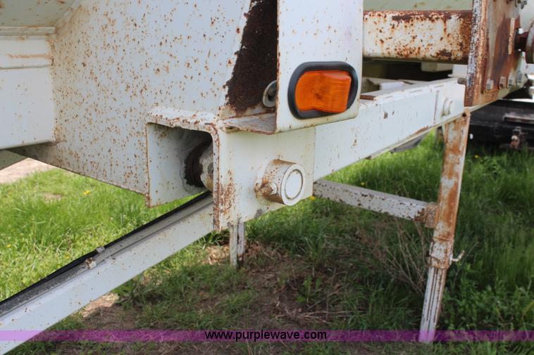 image for item K6953 1998 Travis end dump trailer