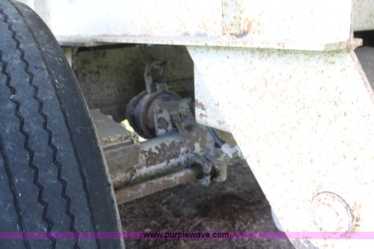 image for item K6953 1998 Travis end dump trailer
