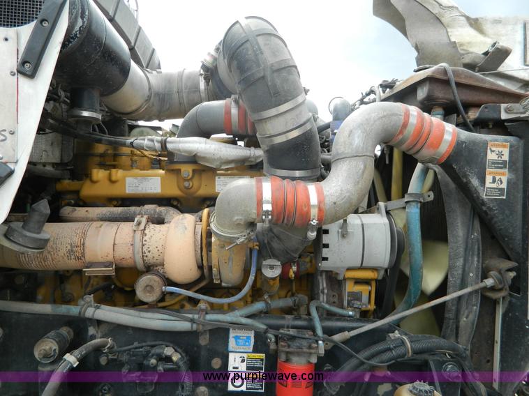 image for item K8144 2001 Kenworth T800 semi truck