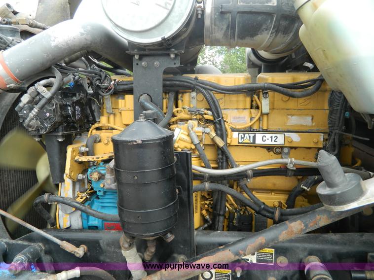 image for item K8144 2001 Kenworth T800 semi truck