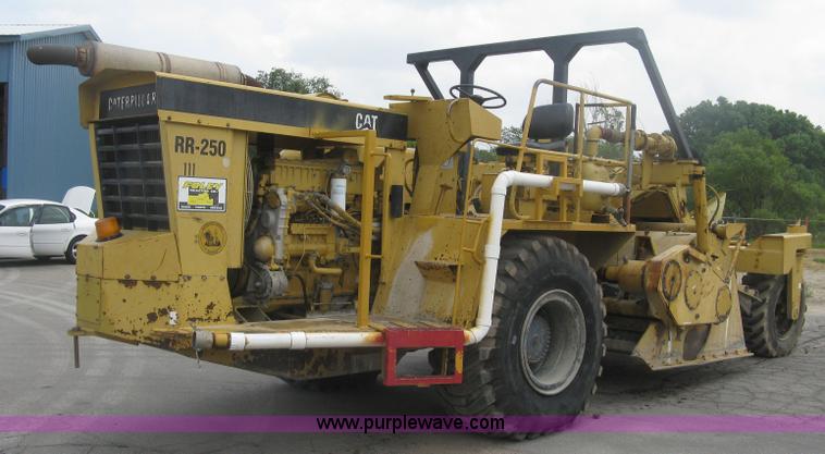 image for item K8684 1991 Caterpillar RR250 reclaimer