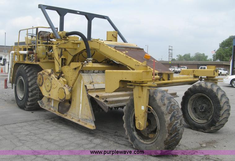 image for item K8684 1991 Caterpillar RR250 reclaimer