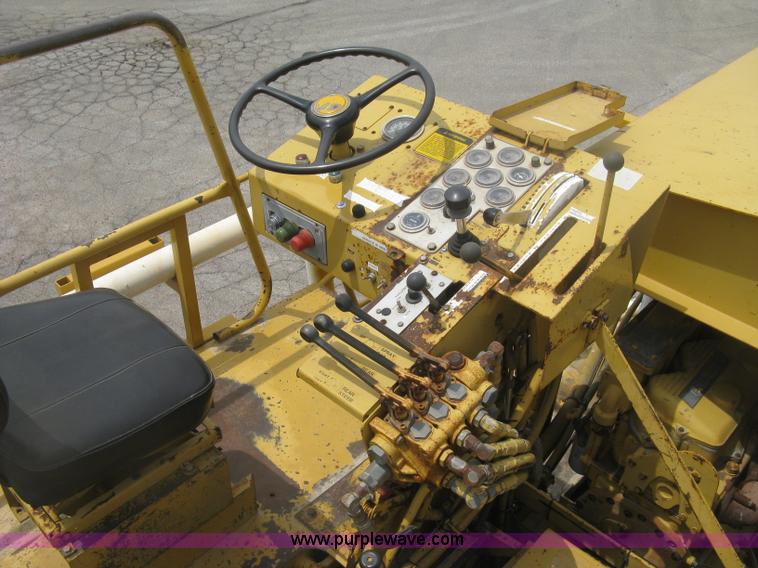 image for item K8684 1991 Caterpillar RR250 reclaimer