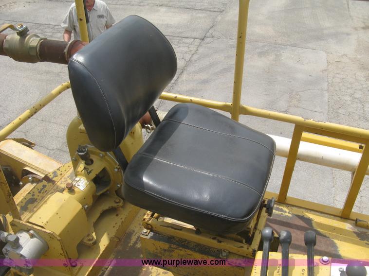 image for item K8684 1991 Caterpillar RR250 reclaimer