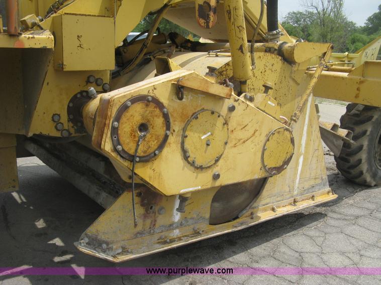 image for item K8684 1991 Caterpillar RR250 reclaimer