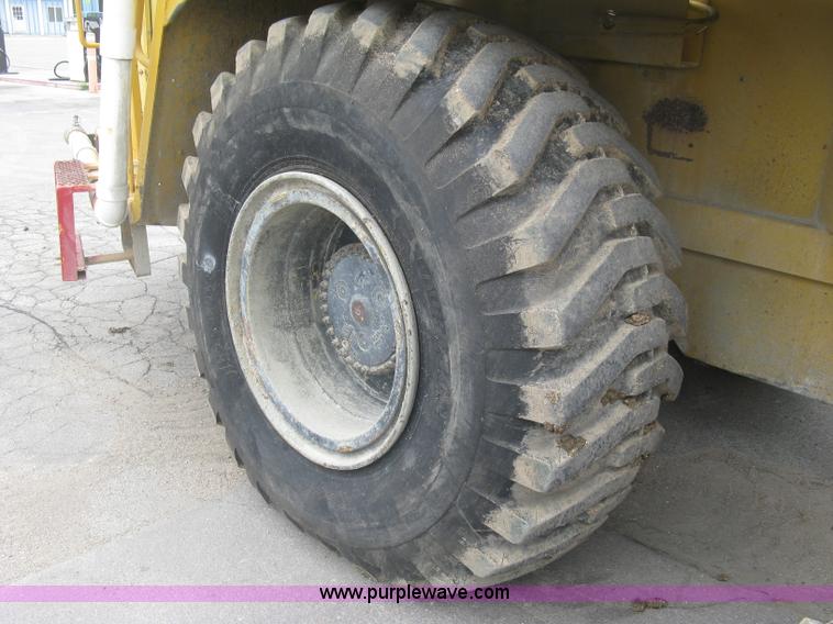 image for item K8684 1991 Caterpillar RR250 reclaimer