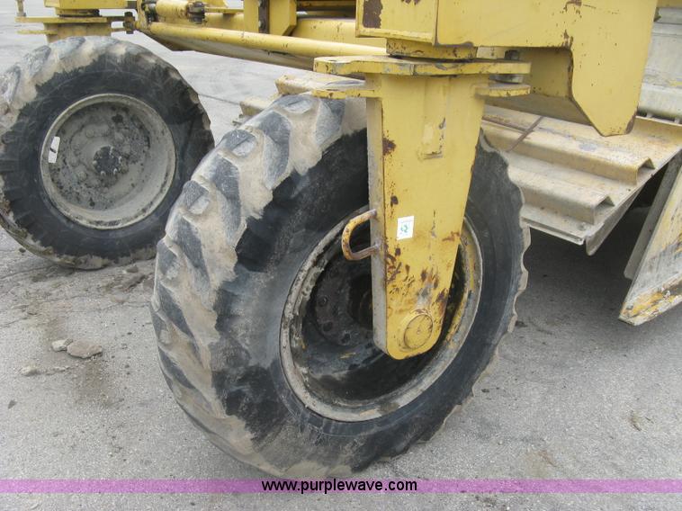 image for item K8684 1991 Caterpillar RR250 reclaimer