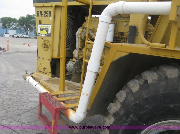 image for item K8684 1991 Caterpillar RR250 reclaimer
