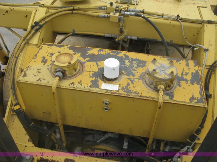 image for item K8684 1991 Caterpillar RR250 reclaimer