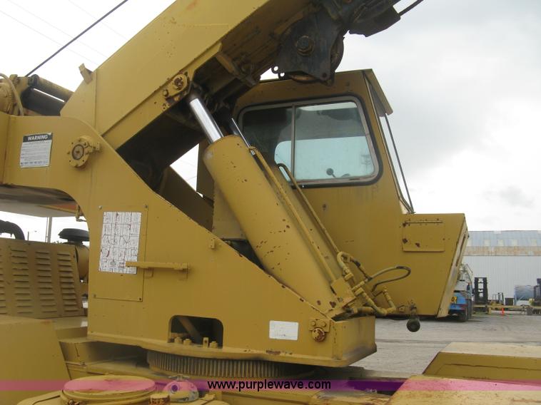 image for item K8699 1981 Grove RT522 rough terrain crane