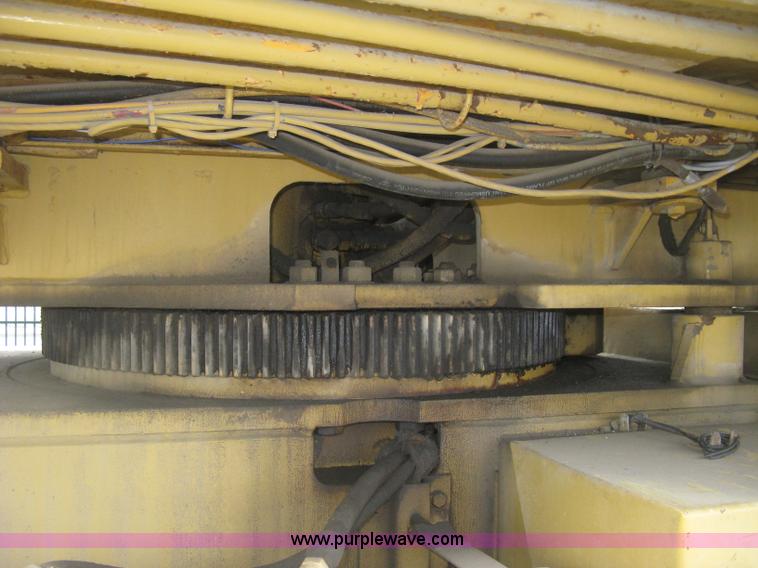 image for item K8699 1981 Grove RT522 rough terrain crane