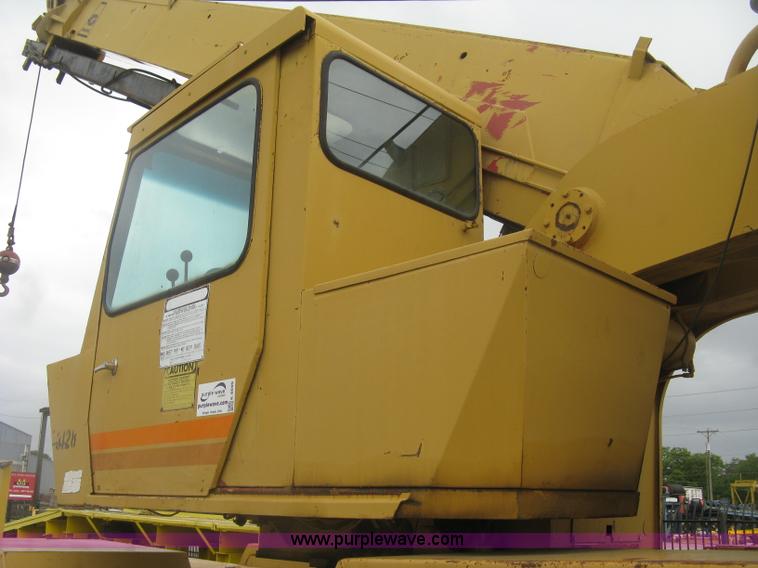 image for item K8699 1981 Grove RT522 rough terrain crane