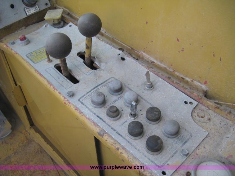 image for item K8699 1981 Grove RT522 rough terrain crane