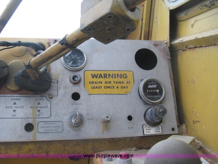 image for item K8699 1981 Grove RT522 rough terrain crane