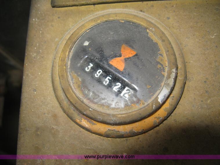 image for item K8699 1981 Grove RT522 rough terrain crane