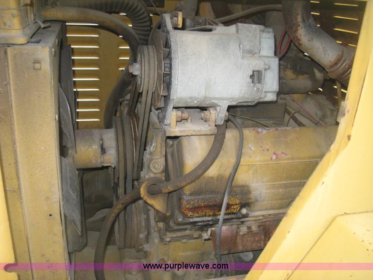 image for item K8699 1981 Grove RT522 rough terrain crane