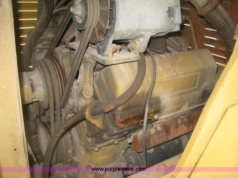 image for item K8699 1981 Grove RT522 rough terrain crane