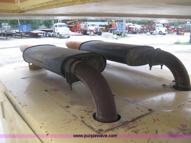 image for item K8699 1981 Grove RT522 rough terrain crane