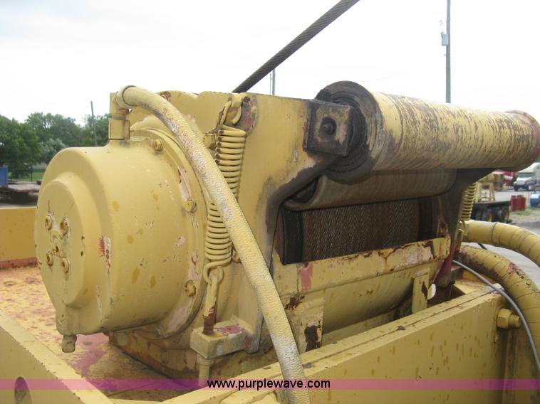 image for item K8699 1981 Grove RT522 rough terrain crane