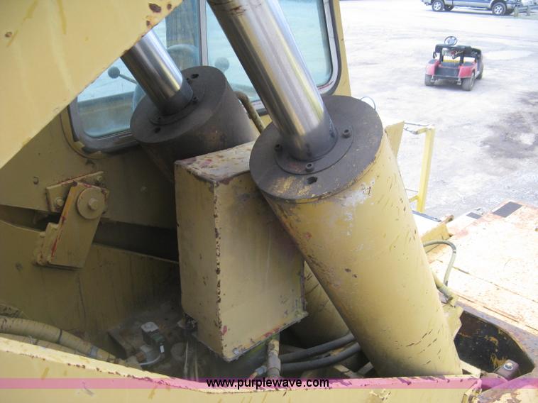 image for item K8699 1981 Grove RT522 rough terrain crane