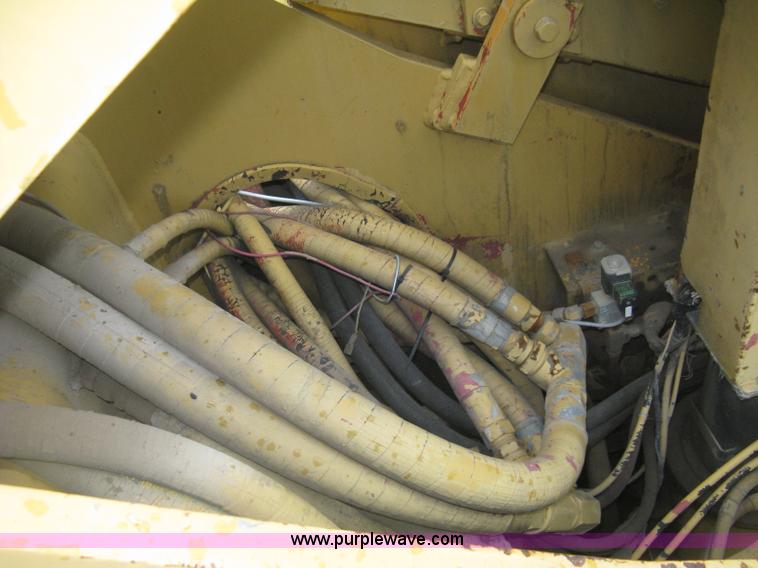 image for item K8699 1981 Grove RT522 rough terrain crane