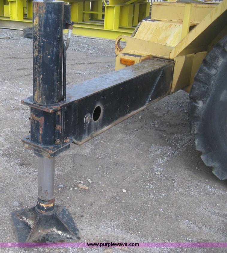 image for item K8699 1981 Grove RT522 rough terrain crane