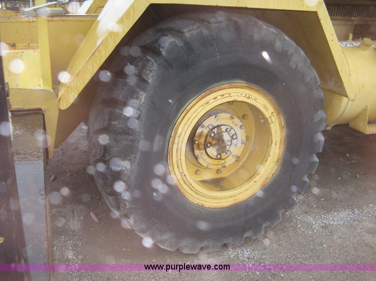 image for item K8699 1981 Grove RT522 rough terrain crane