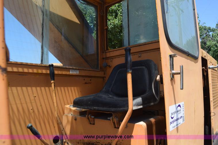 image for item L2742 Drott 35EC excavator