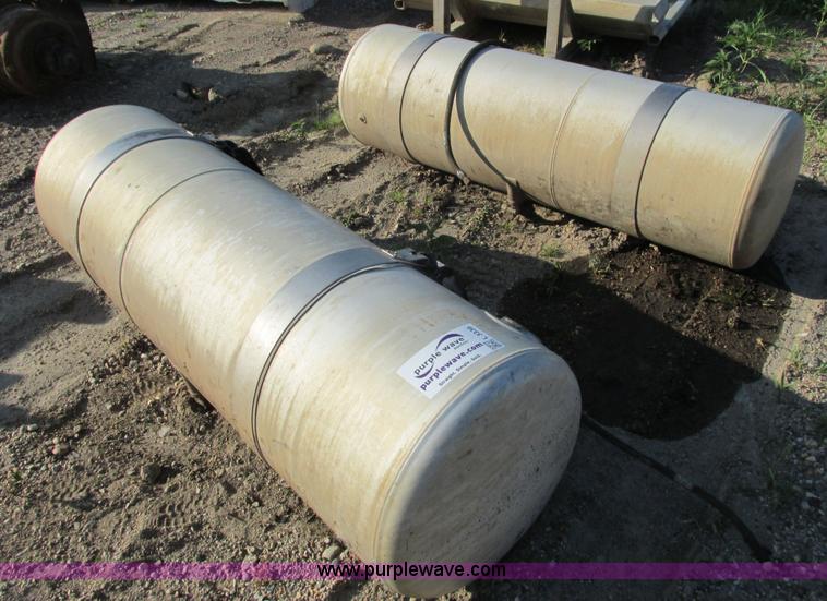 image for item L3336 (2) Fuel tanks