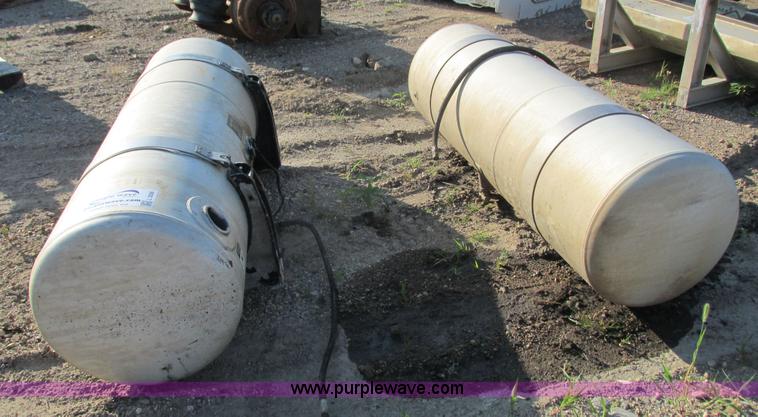 image for item L3336 (2) Fuel tanks