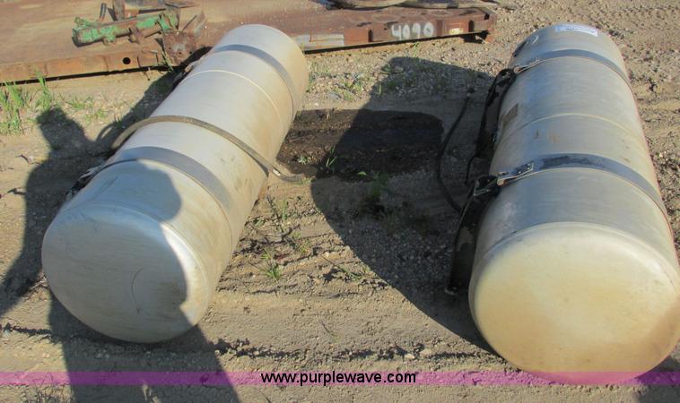 image for item L3336 (2) Fuel tanks