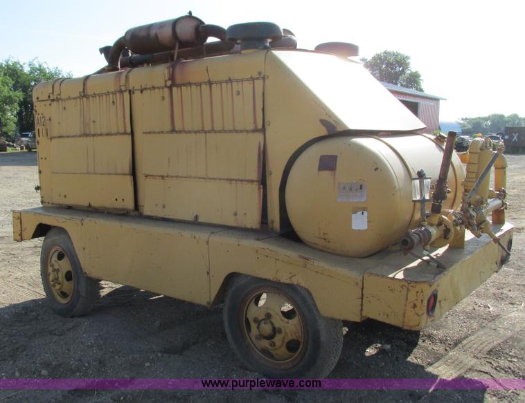 image for item L3338 Ingersoll Rand DL1200 air compressor