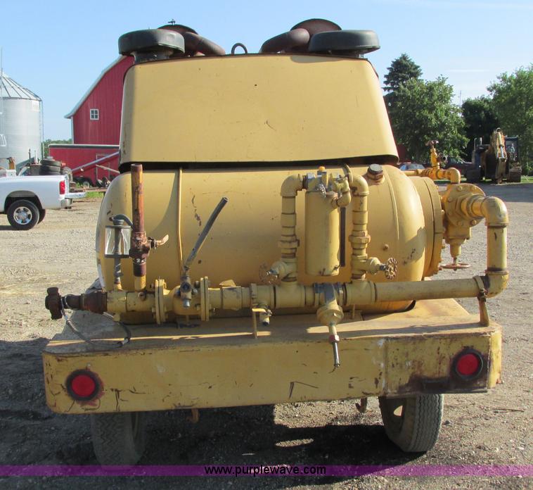 image for item L3338 Ingersoll Rand DL1200 air compressor