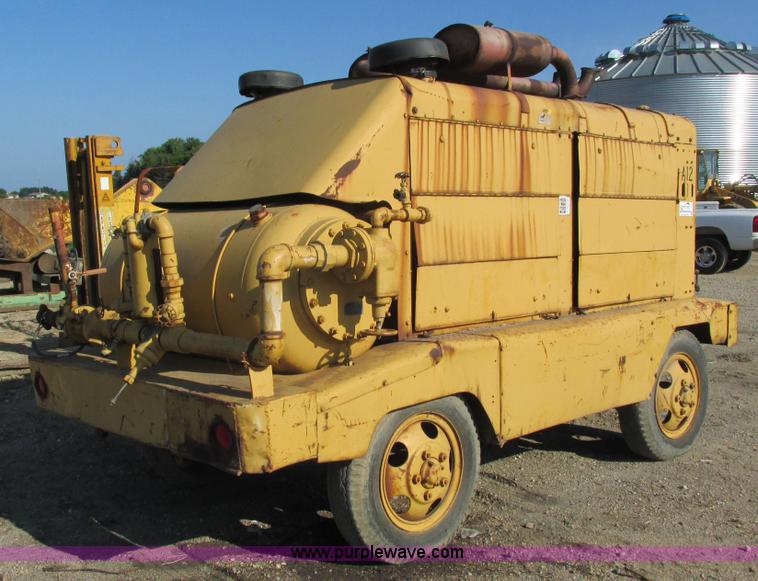 image for item L3338 Ingersoll Rand DL1200 air compressor