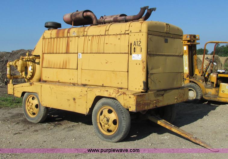 image for item L3338 Ingersoll Rand DL1200 air compressor