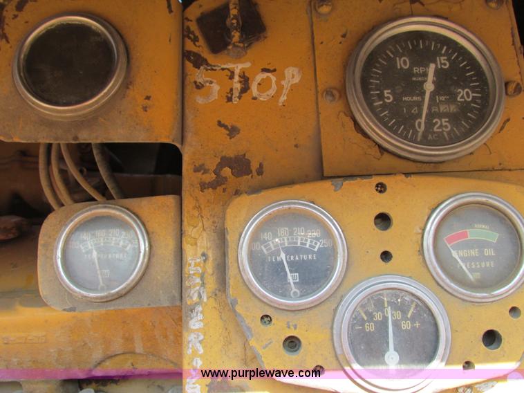 image for item L3338 Ingersoll Rand DL1200 air compressor