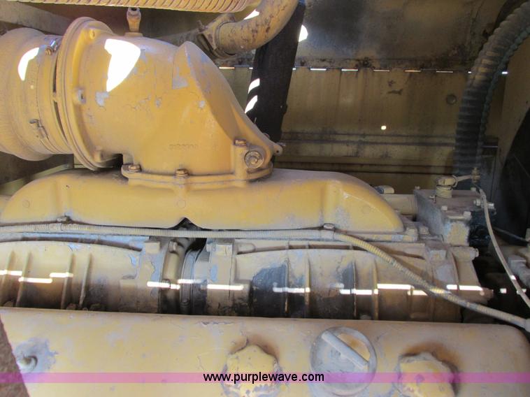 image for item L3338 Ingersoll Rand DL1200 air compressor